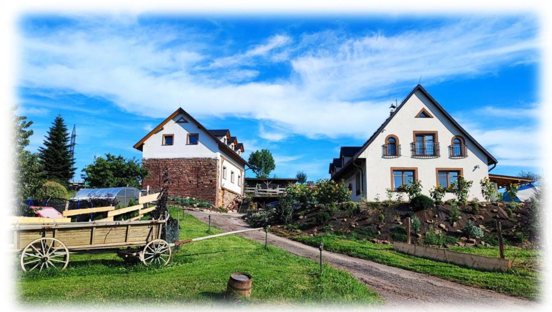 Apartman Na Statku Červený Kostelec Exteriör bild