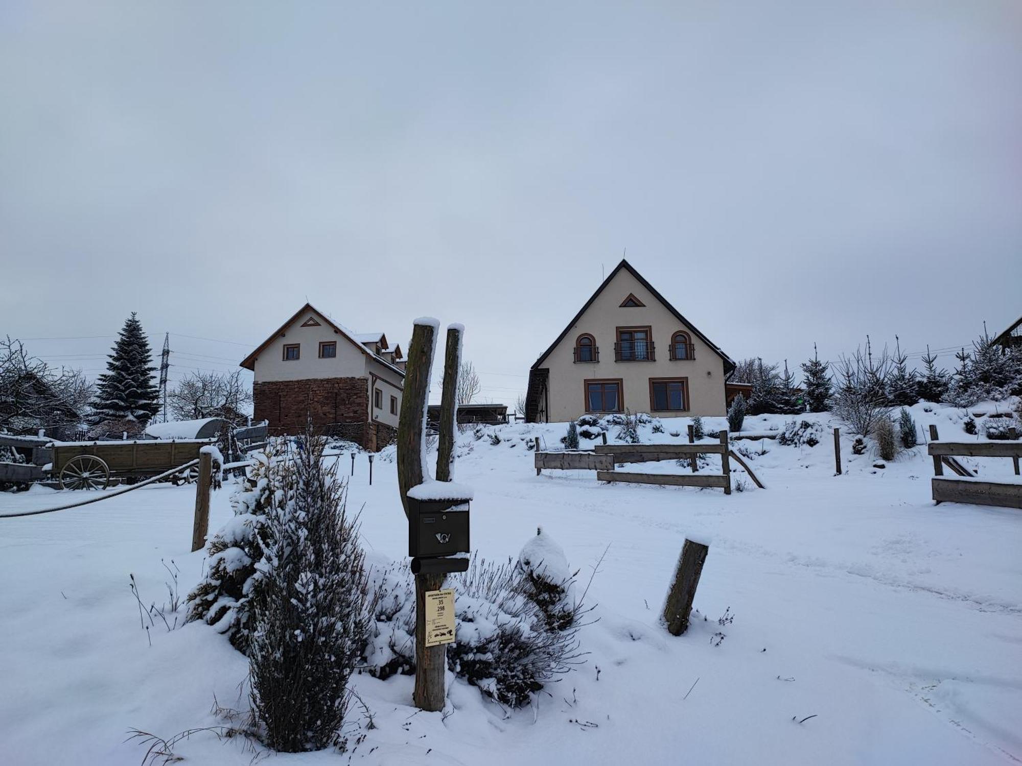 Apartman Na Statku Červený Kostelec Exteriör bild