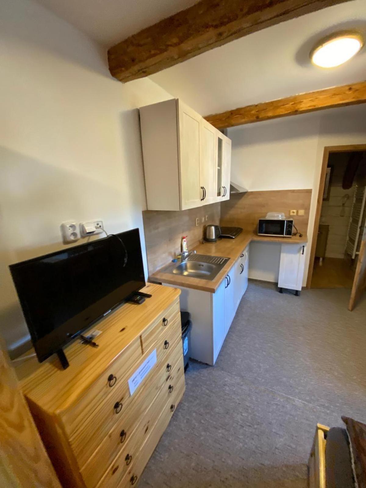 Apartman Na Statku Červený Kostelec Exteriör bild